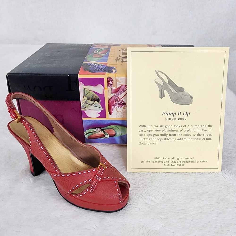 📽️ Pump It Up- Just The Right Shoe Sculpture. Mint Condition. COA includes Box